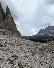 Descent trail behind Piccola Torre with Torre Fiechtl on the left.