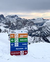 Direction sign pointing the way to Marmolada from the Arabba side.