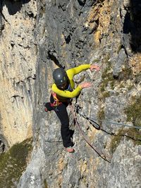 Daysi following the half-rope system on the route