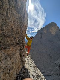 Daysi traversing at the end of pitch four