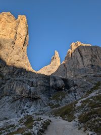 Sunrise view of the Vajolet Towers from the approach to Gartlhütte