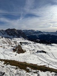 Another panoramic view from Troier Hütte down into Val Gardena.
