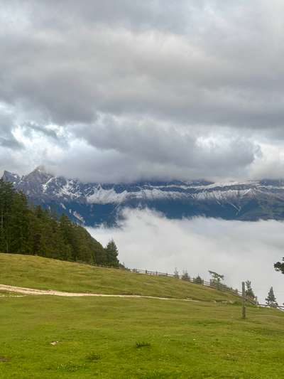 Tschafon Hut Hike Hero Image