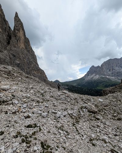 Descent trail behind Piccola Torre with Torre Fiechtl on the left.