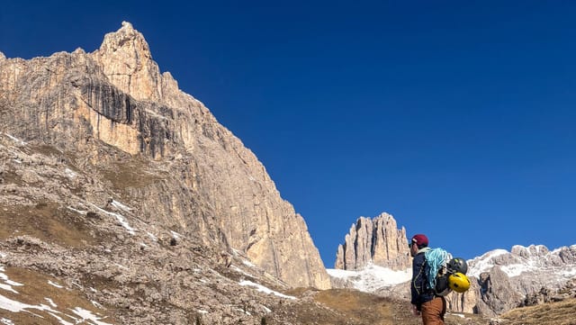 David on the approach to Via Spigolo Sud on Torre Finestra